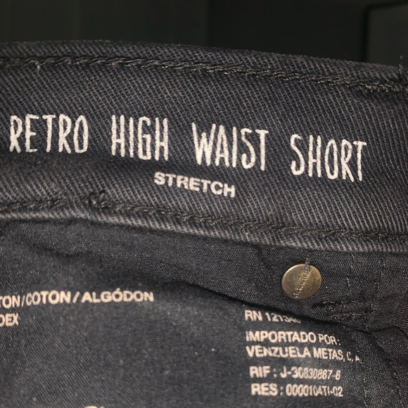 High Waist Short - Picture 3 of 3